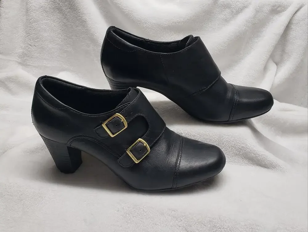 Clarks Black Leather Ankle Boots 7.5 Block Heel Witchy Whimsigoth Dark Academia